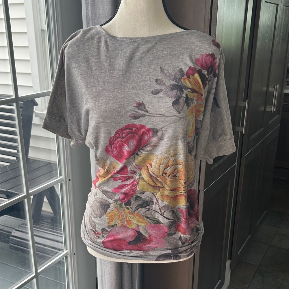 Elegant Floral Women's Short Sleeve Top